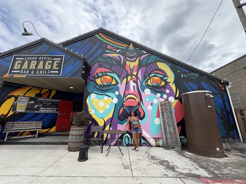 Grand Rapids Garage Bar & Grill