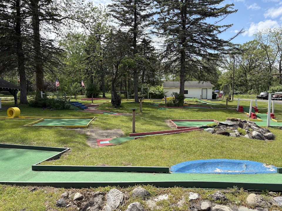 Loeschner's Village Green Miniature Golf